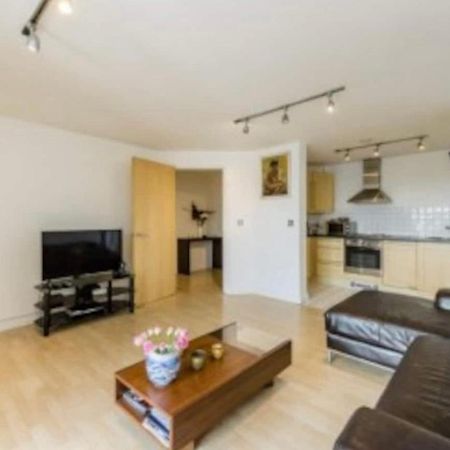 Centrally Located Flat - Battersea Park Road Londra Esterno foto