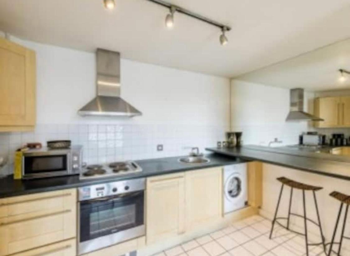 Centrally Located Flat - Battersea Park Road Londra Esterno foto