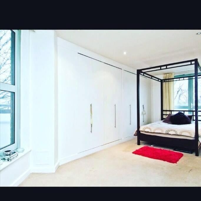 Centrally Located Flat - Battersea Park Road Londra Esterno foto