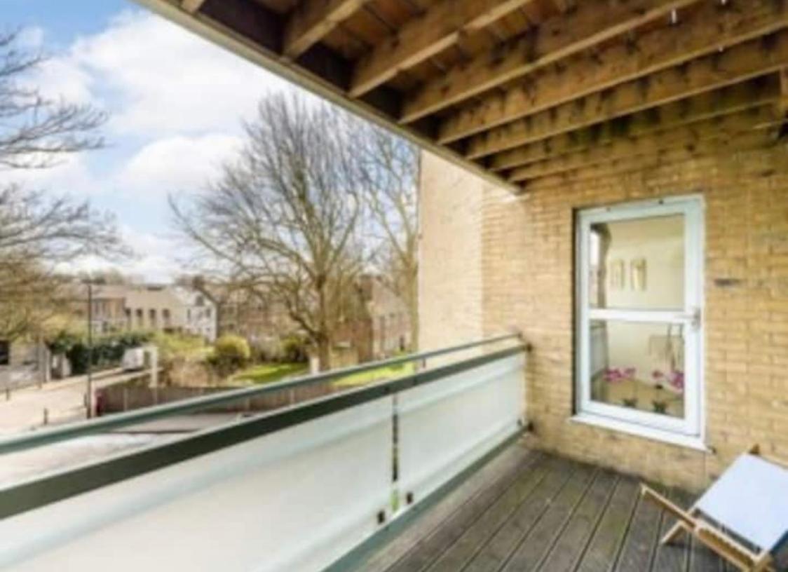 Centrally Located Flat - Battersea Park Road Londra Esterno foto