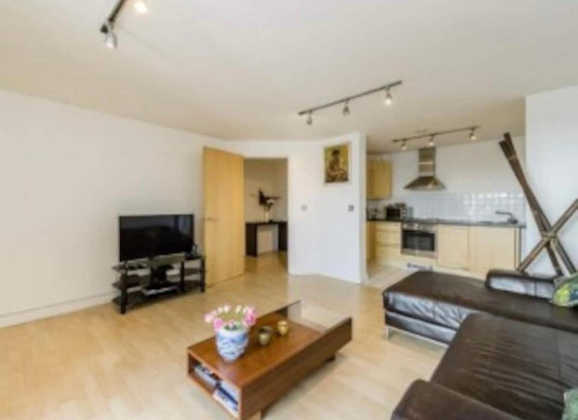 Centrally Located Flat - Battersea Park Road Londra Esterno foto